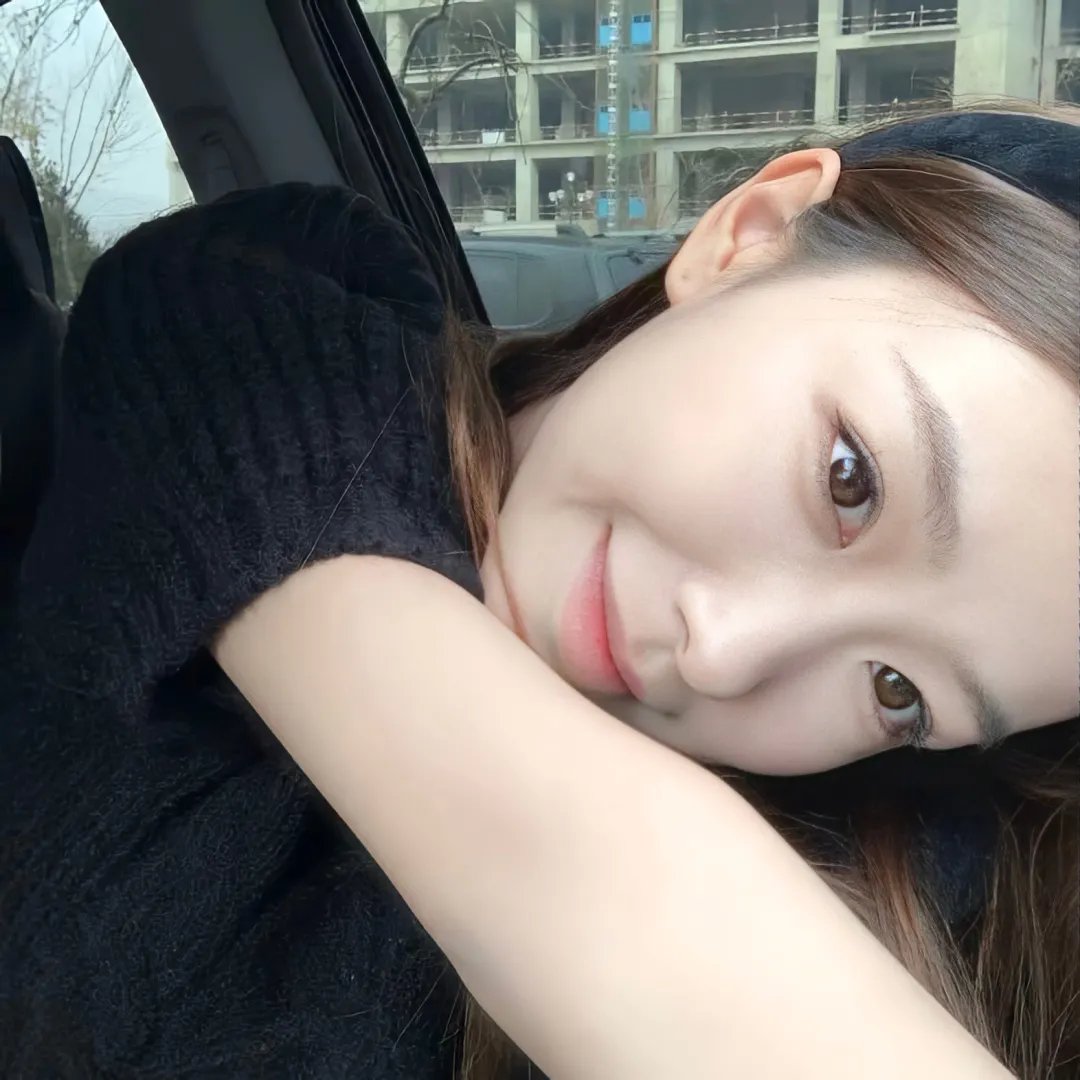 指尖相触，恋恋不舍 封面